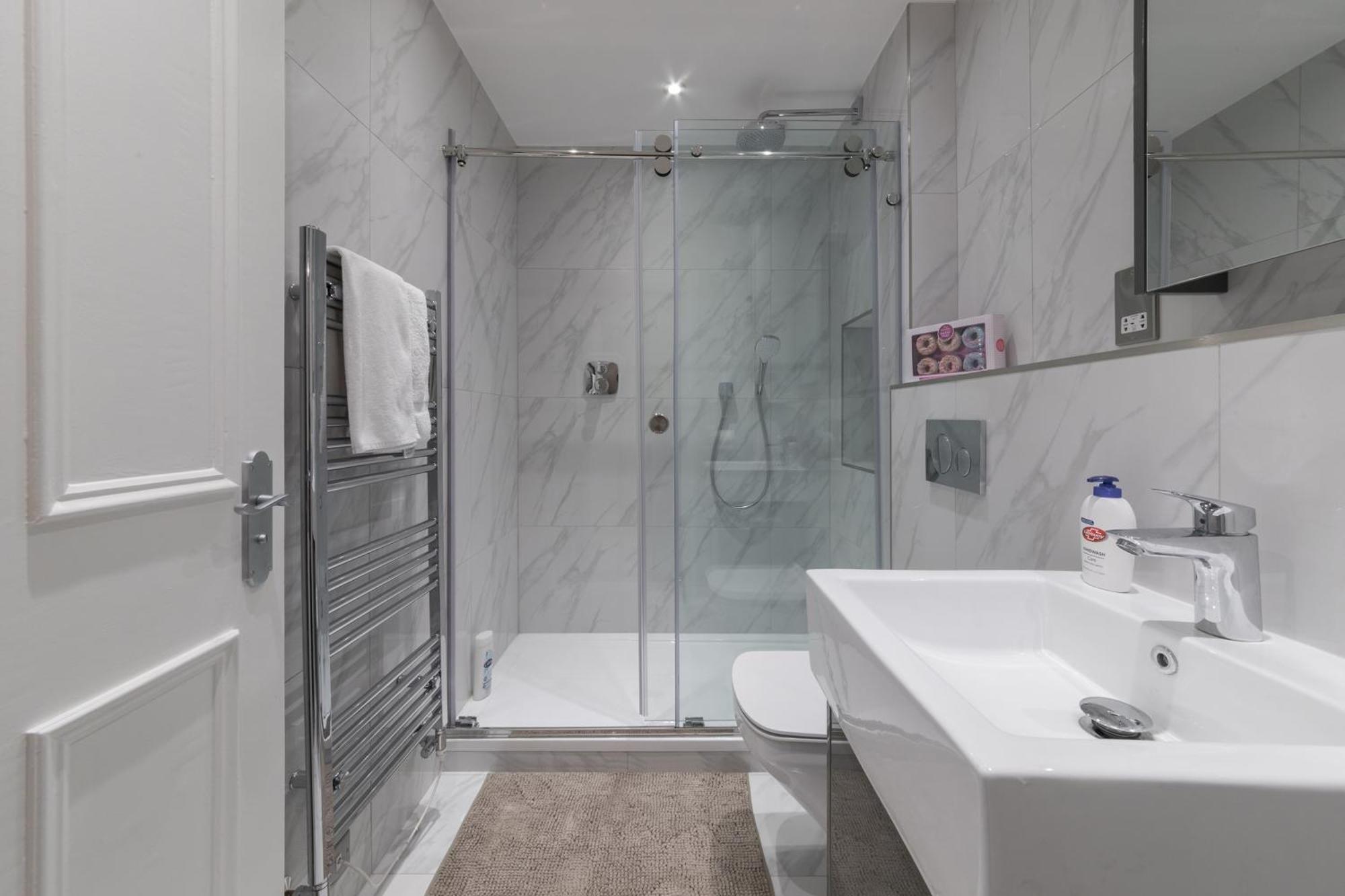 Luxury London 3 Bedroom Duplex With Pool Table - 4Hs エクステリア 写真